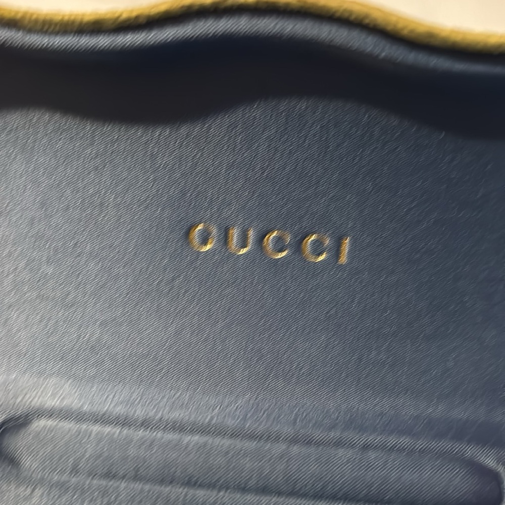 Gucci sunglasses case - Picture 3 of 3